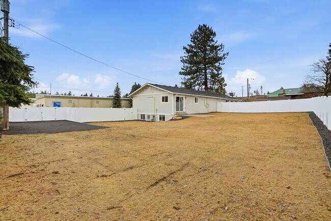 Building Photo - 3440 N Huetter Rd