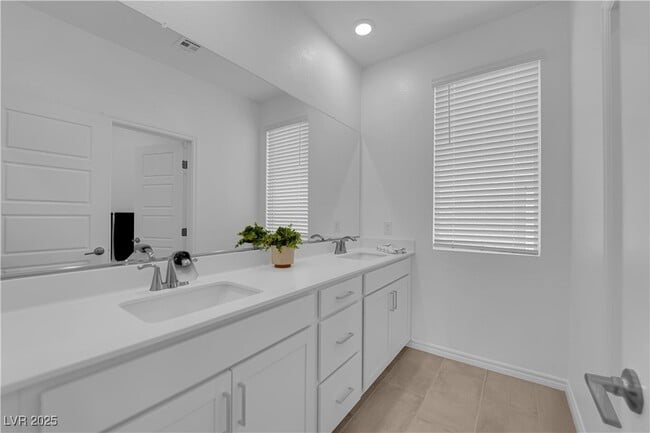 Building Photo - 195 Vander Rdg St