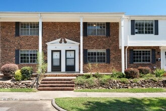Building Photo - 1002 Willow Dr