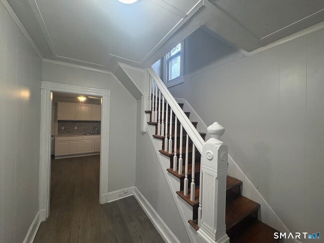 Building Photo - 56 Dorman St