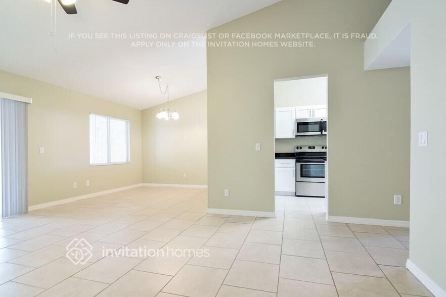 Building Photo - 1330 Coolmont Dr