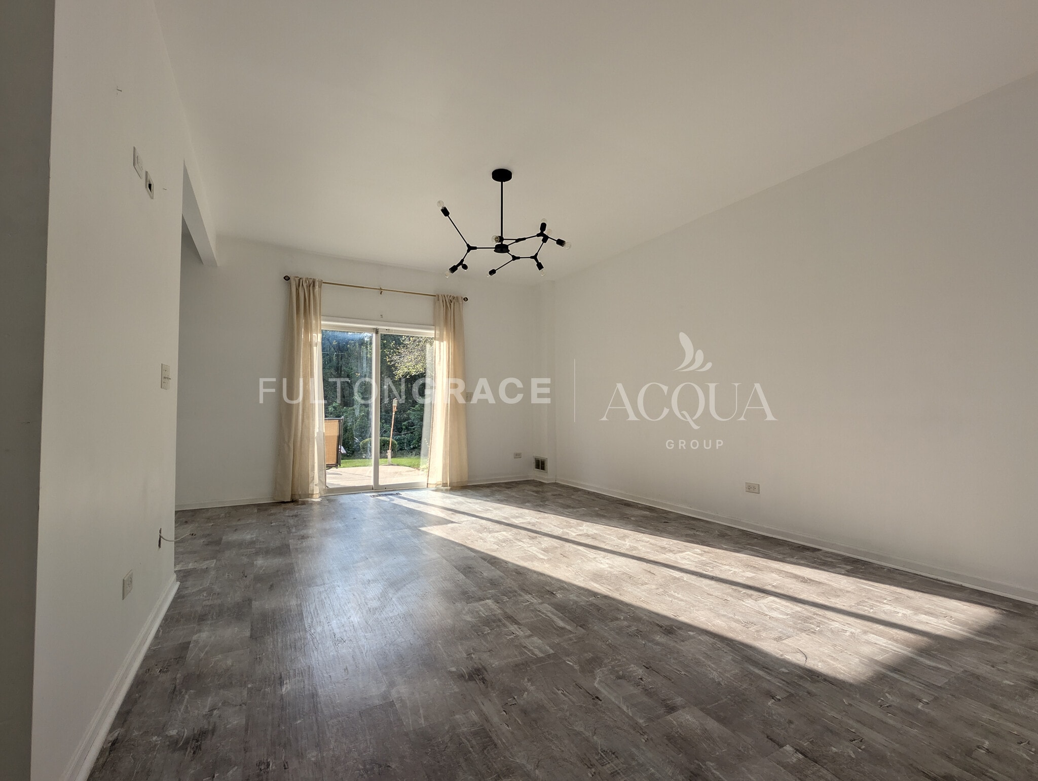 Building Photo - 2551 Oak Tree Ln
