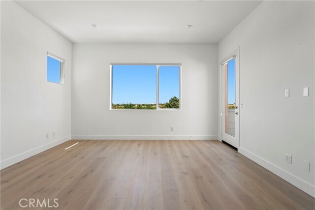 Building Photo - 612 Chinon