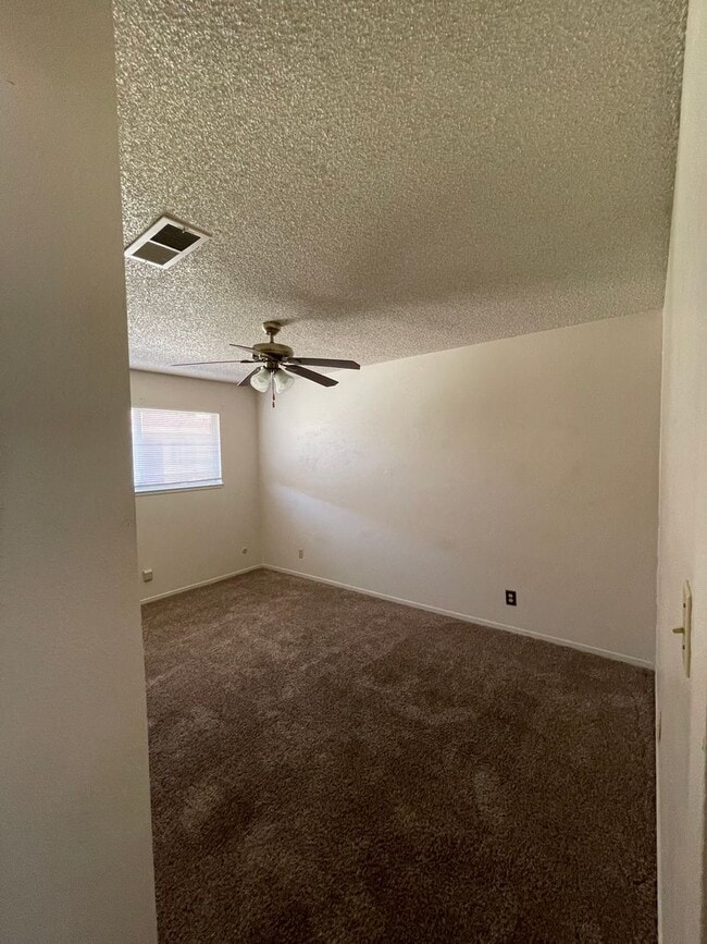 Building Photo - 291 W Alexander Ave