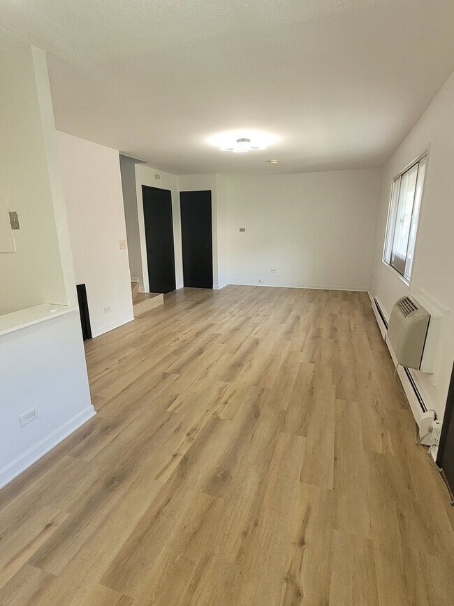 Building Photo - 2402 Algonquin Rd