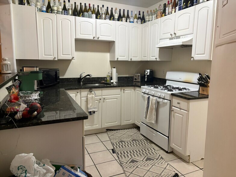 Building Photo - 54 Egmont St