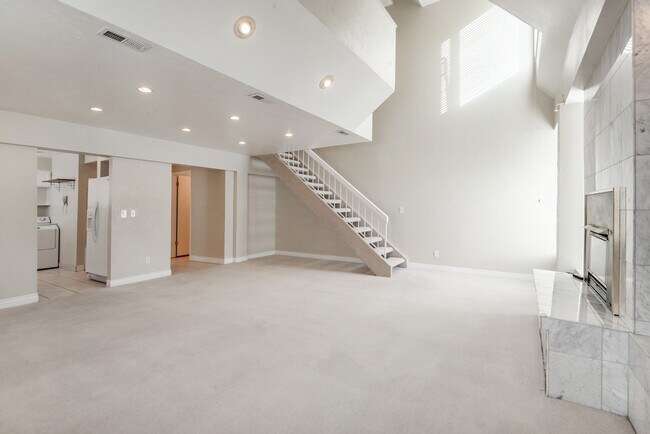 Building Photo - 960 E 100 S