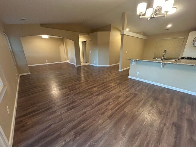 Building Photo - Great Family Home in Fantastic Hollister Neighborhood!