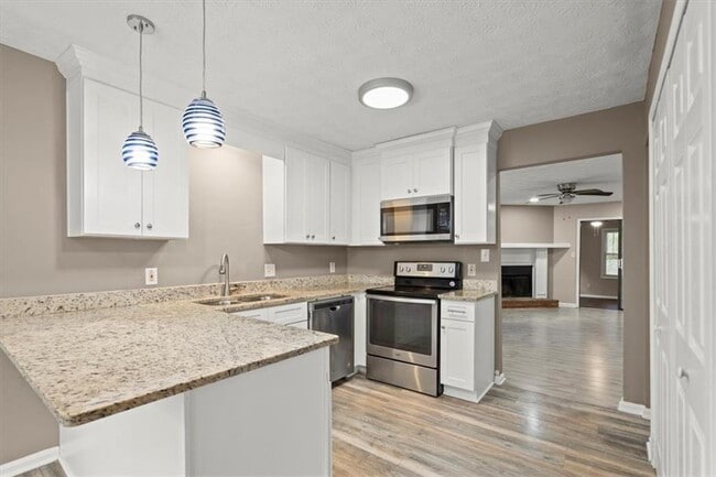 Primary Photo - 326 Farm Pl Ct NE