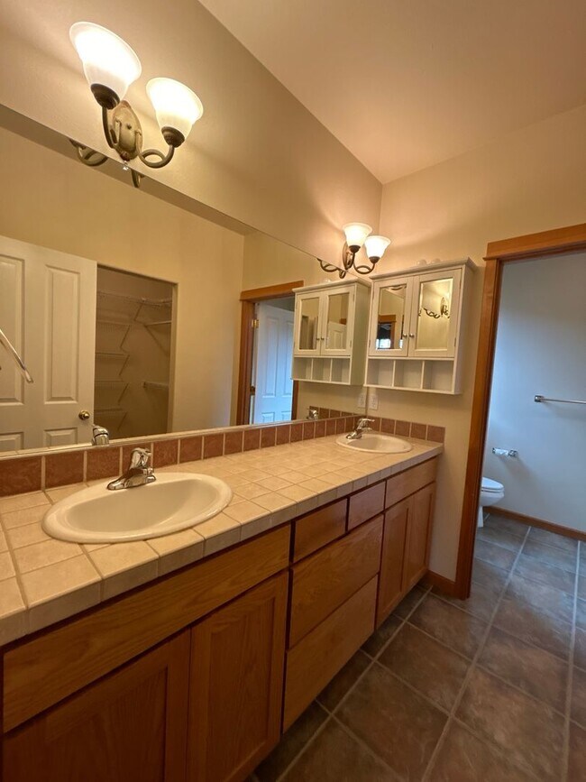 Building Photo - 3 Bedroom / 2 Bathroom House in NW Redmond - PENDING APPLICATION