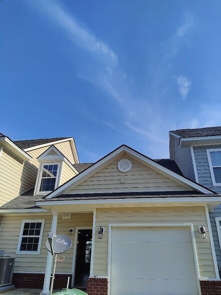 Building Photo - 611 Atkinson Dr