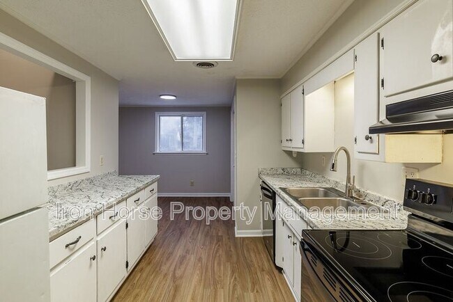 Building Photo - 137 Hight Dr