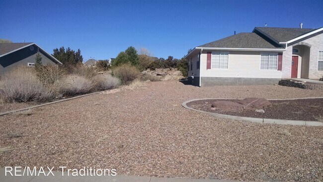 Building Photo - 3 br, 2 bath House - 1606 W. 7th South