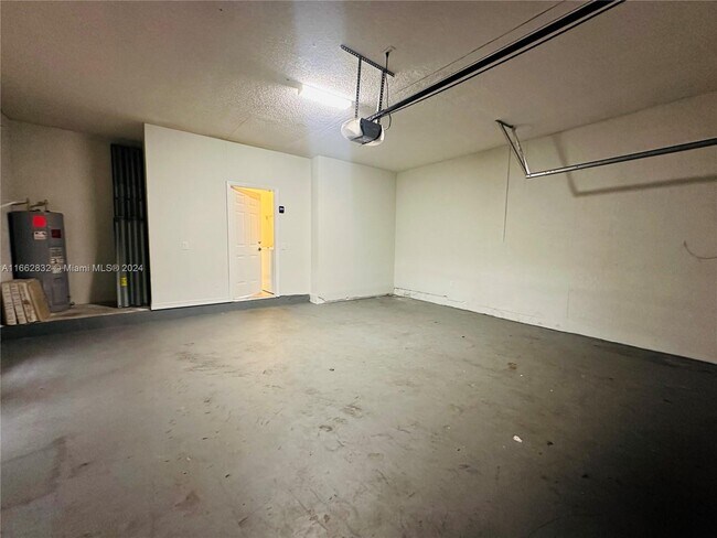 Building Photo - 1490 SE 22nd Ln