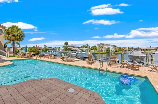 Building Photo - 487 Pinellas Bayway S