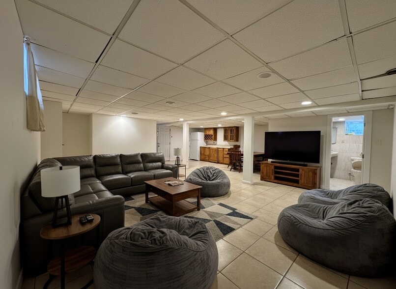 Building Photo - 23 Center Dr