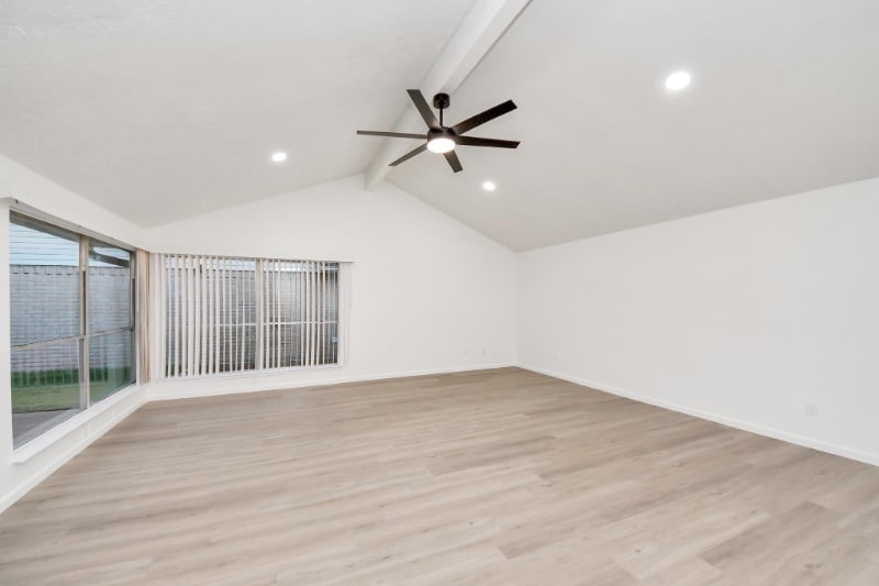 Building Photo - 17310 Pastoria Dr