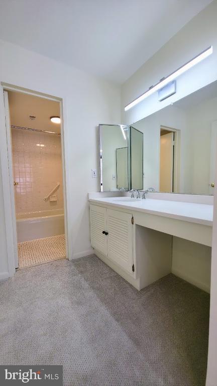 Building Photo - 4960 Sentinel Dr