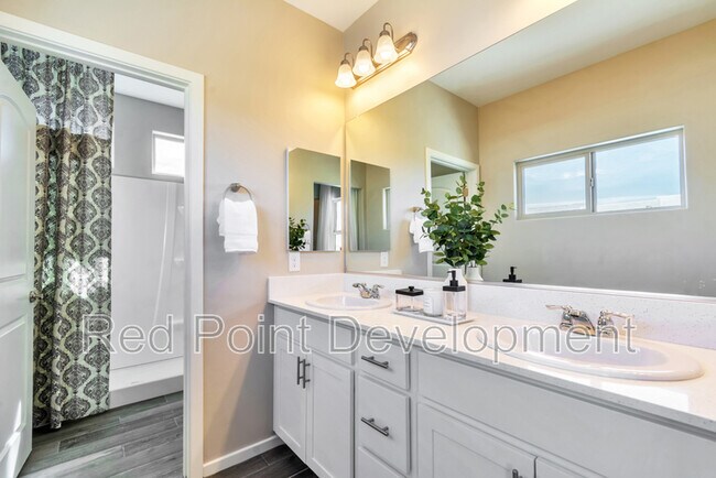 Building Photo - 3772 W Goshen Dr