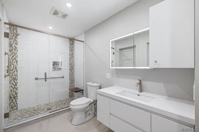 Building Photo - 855 Madison Ave