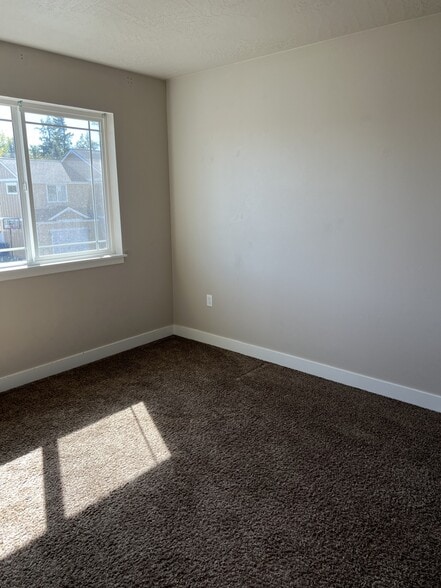 Bedroom 2 - 1959 N Travis Ln