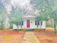 Building Photo - 2554 Hemphill St