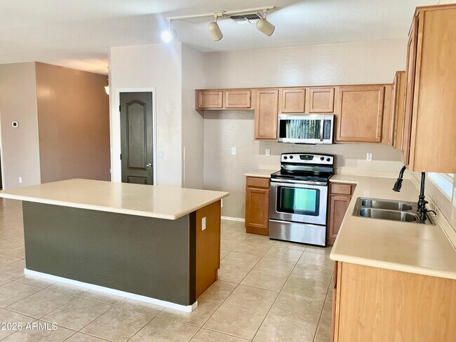 Building Photo - 17456 W Ashley Dr
