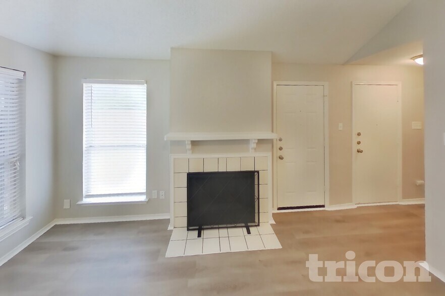 Building Photo - 1525 Juniper Ln