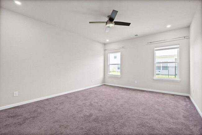 Building Photo - NOW RENT READY
