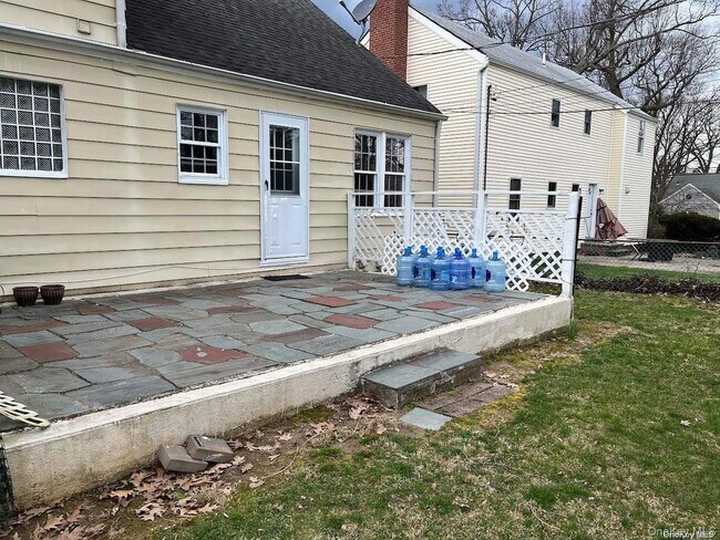 Building Photo - 26 Purdue Rd