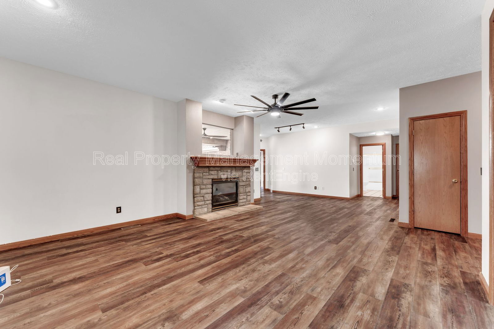 Building Photo - 514 N Ellen St