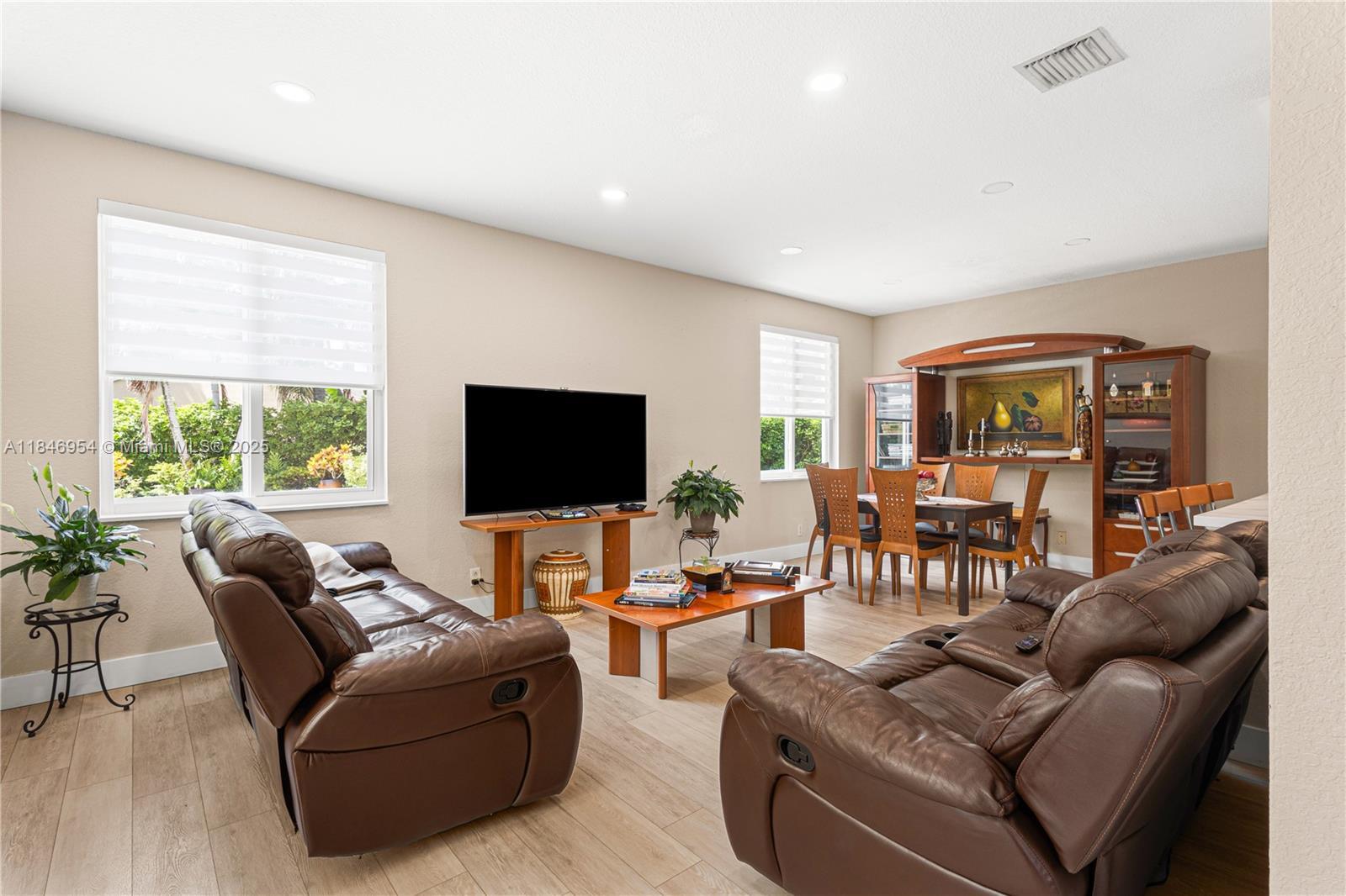 Building Photo - 1515 Winterberry Ln