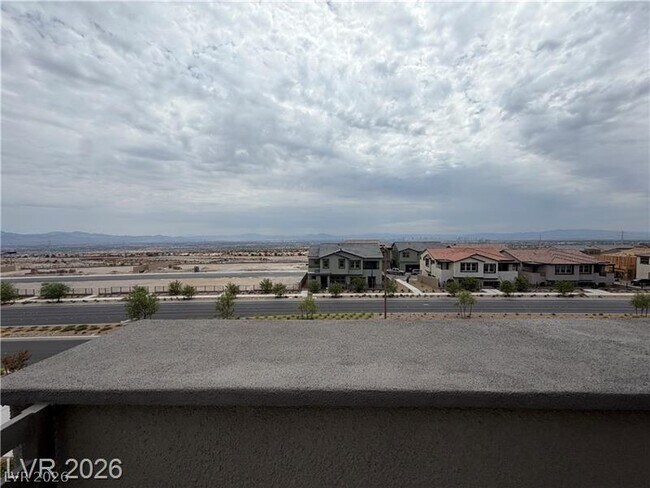 Building Photo - 1741 N Desert Foothills Dr