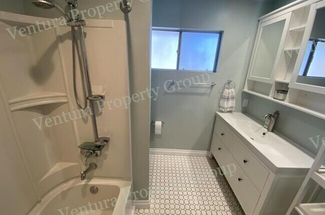 Building Photo - "COMING SOON - Spacious 2-Bed Townhouse in Ventura's Heart!"