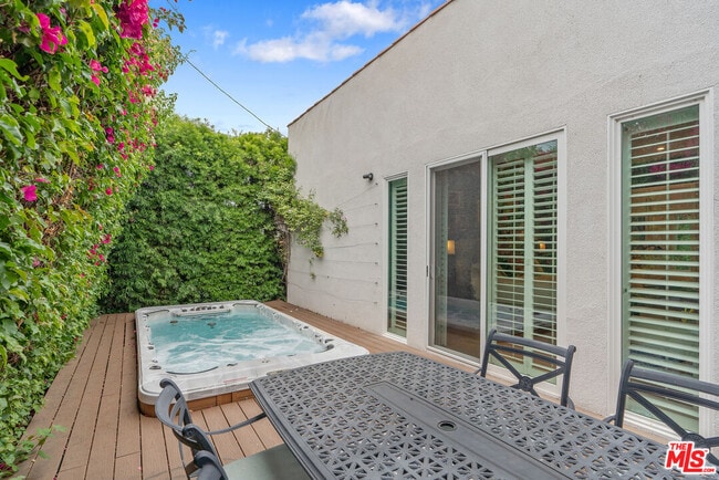 Building Photo - 3812 Griffith View Dr