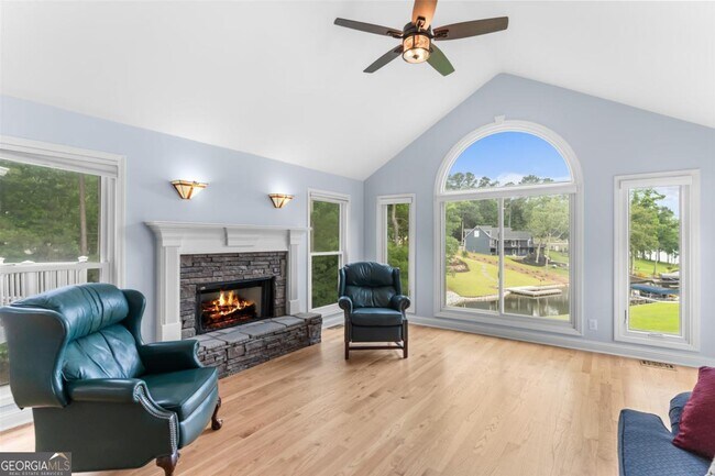 Building Photo - 1060 Old Rock Rd