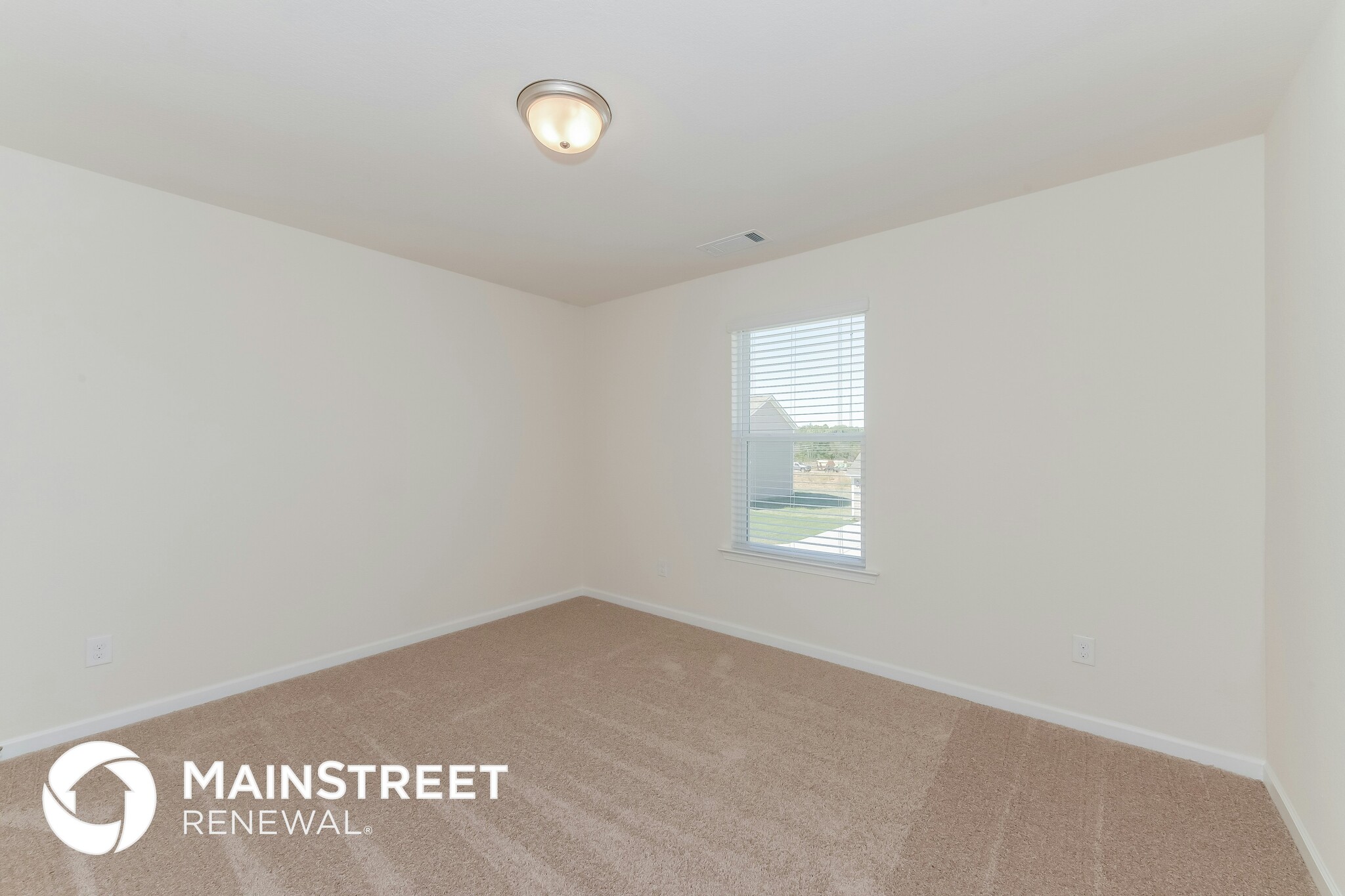 Building Photo - 2329 Bee Hive Dr