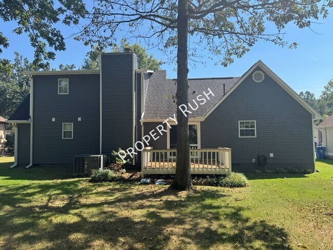 Building Photo - 1915 Howell Mill Dr