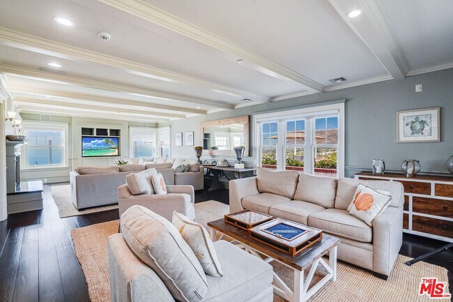 Building Photo - 6277 Sea Star Dr