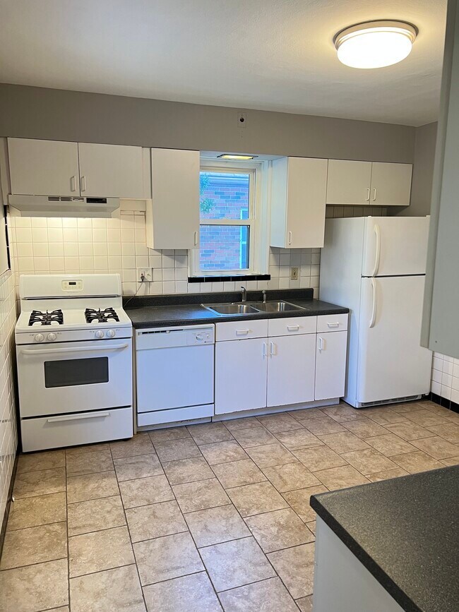 Building Photo - 7449 Delmar Blvd