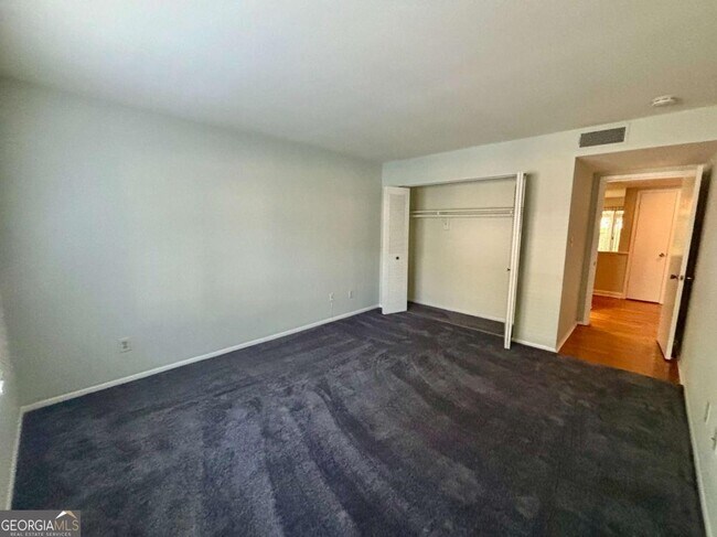 Building Photo - 57 Doranne Ct