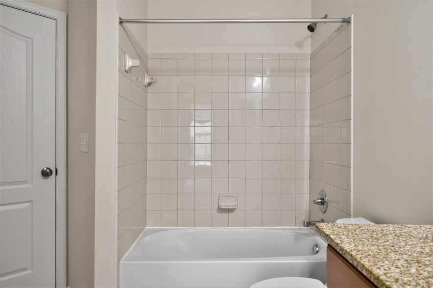 Full Bath - 42321 San Juan Ter