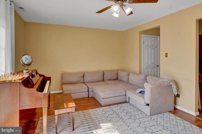 Building Photo - 6389 Fenestra Ct