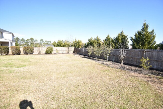 Building Photo - 4 Bedrooms and 2.5 Bath in Patriot Park Vi...