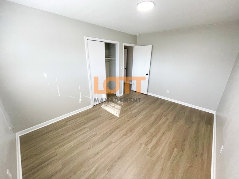 Building Photo - 2404 E Lee Rd