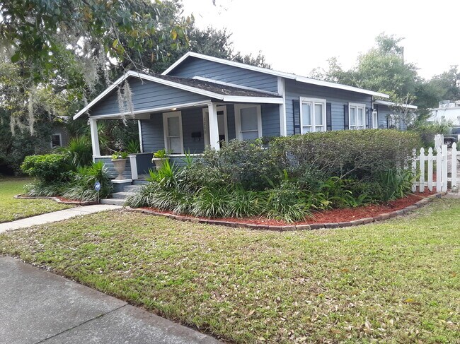 Primary Photo - 1200 Magnolia Ave