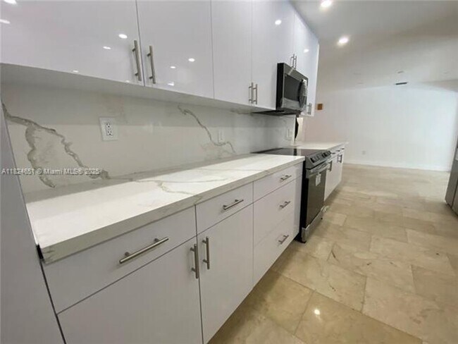 Building Photo - 19330 NE 18th Pl