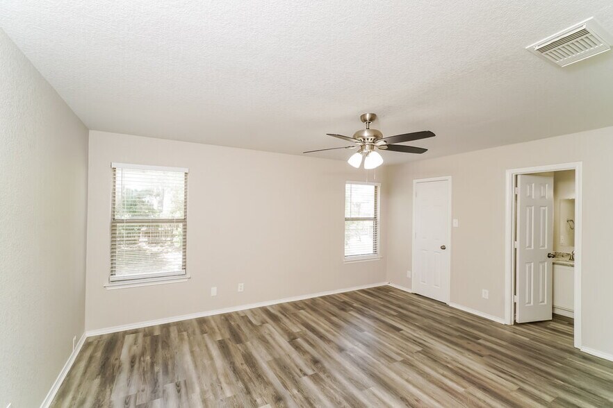 Building Photo - 14430 Bowhill Glen