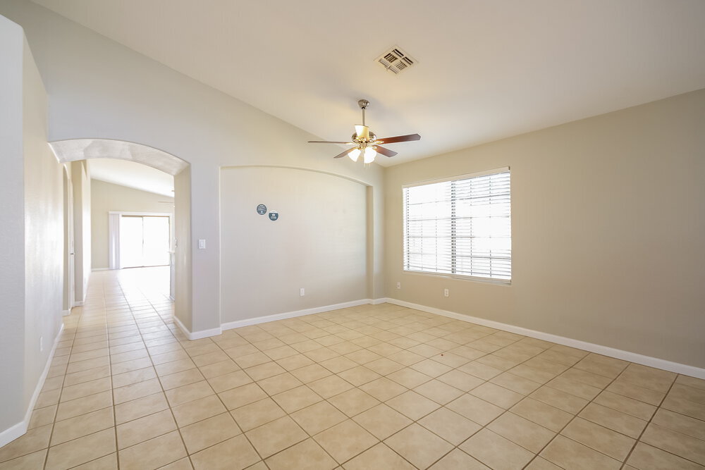 Building Photo - 15550 N Naegel Dr