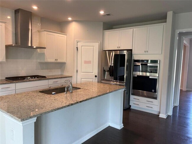 Building Photo - 2975 Waverly Walk Pt